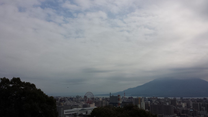うっすらと青空