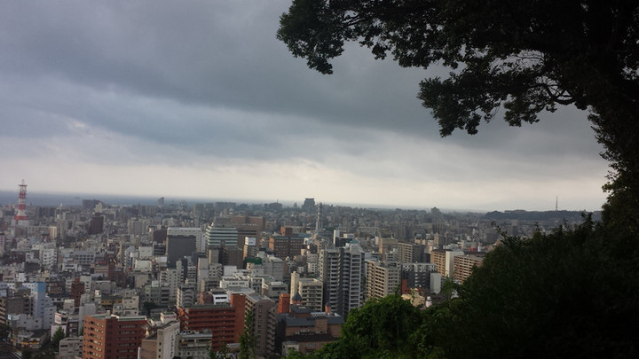 続く雨