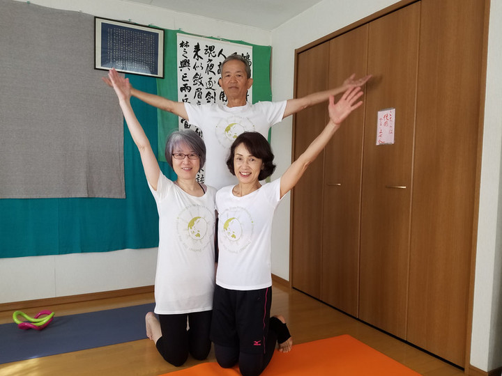 スーリヤナマスカーラTシャツ