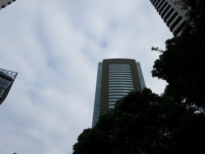 梅雨空