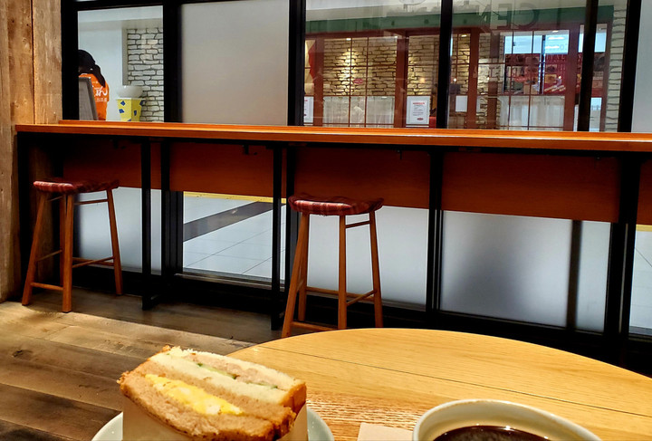 久々のカフェ