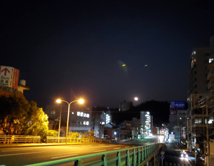 昨朝の満月