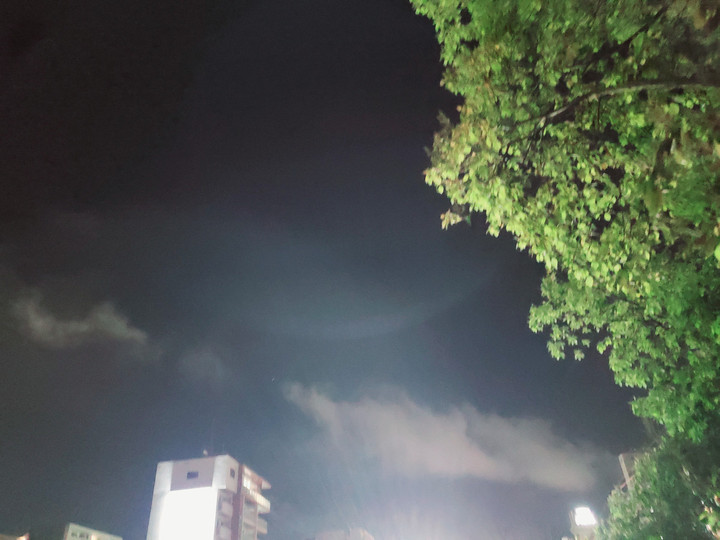 夜空に見えない夜